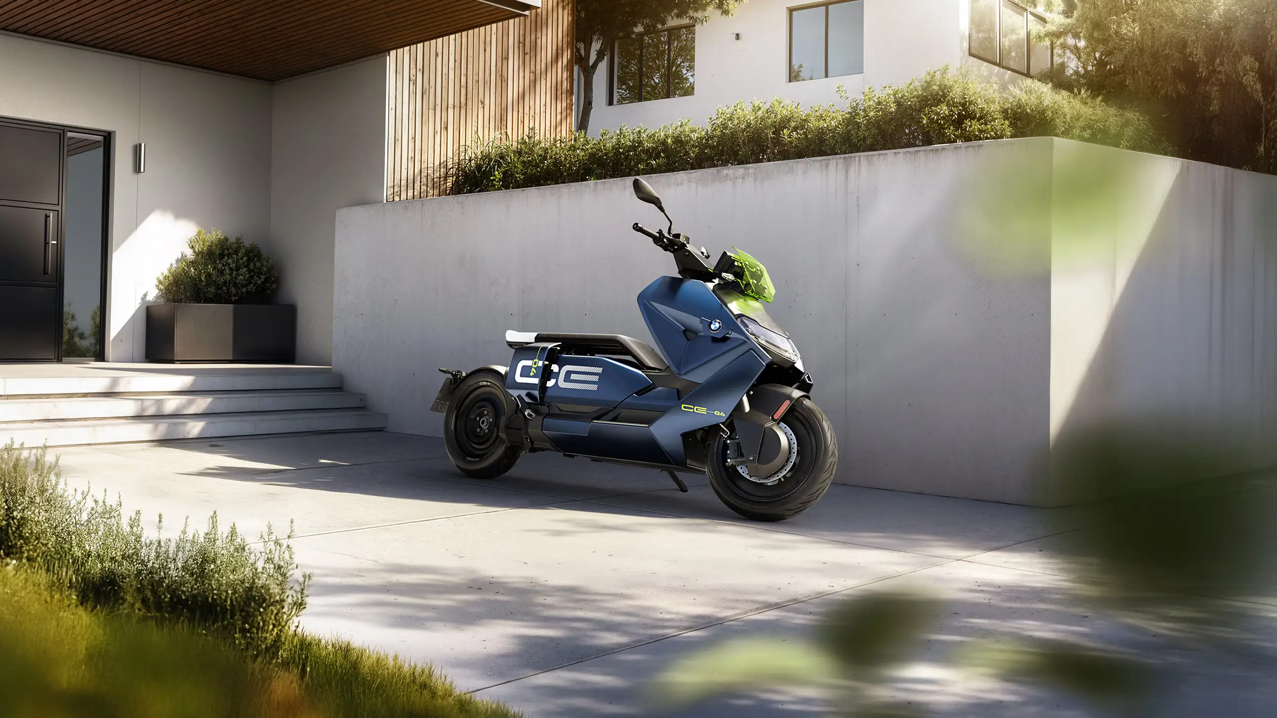 BMW CE 04