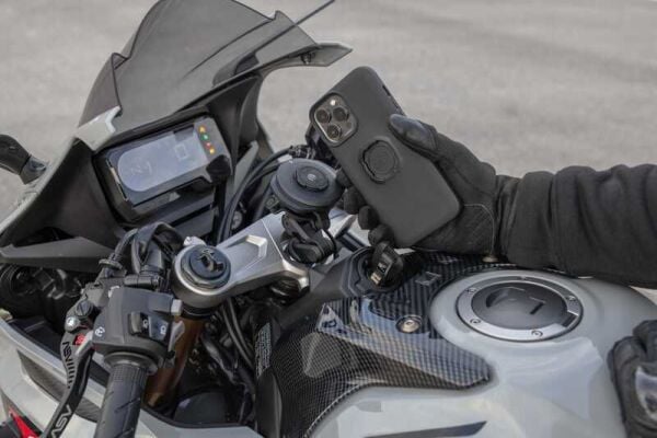 QUADLOCK USB HAVA KOŞULLARINA DAYANIKLI KABLOSUZ ŞARJ BAŞLIĞI