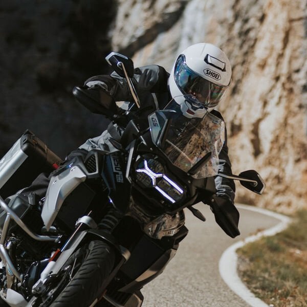 SHOEI NEOTEC 3 BEYAZ KASK