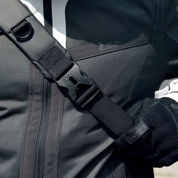 LS2 SHIELD 4L OMUZ ÇANTASI